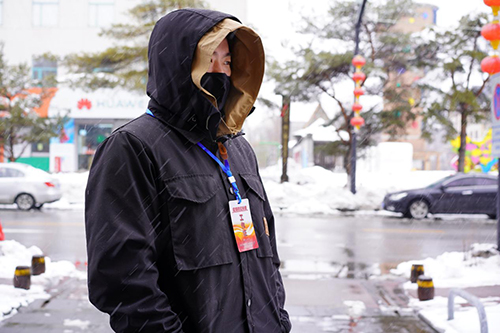 春雪中的守望者：疫情不除，我們不散