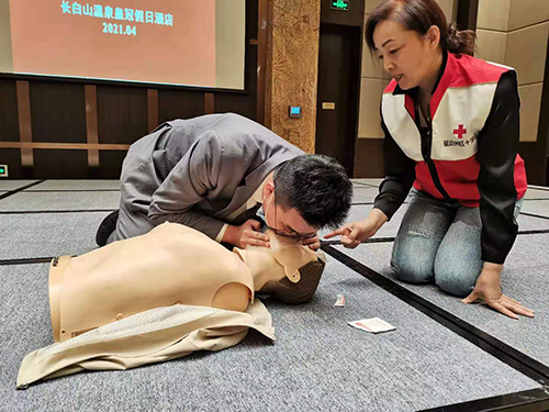 “護(hù)航長(zhǎng)白山旅游服務(wù)，獻(xiàn)禮建黨百年”救護(hù)培訓(xùn)活動(dòng)